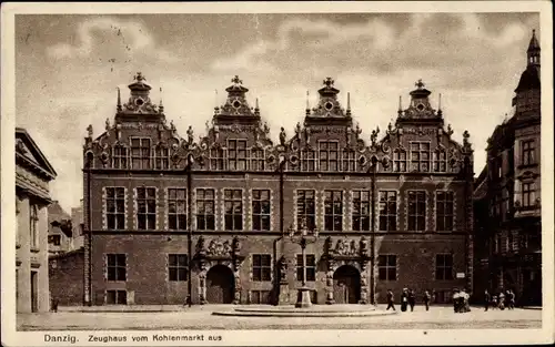 Ak Gdańsk Danzig, Zeughaus vom Kohlenmarkt aus