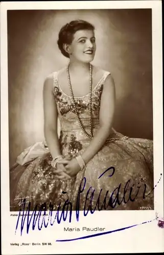 Ak Schauspielerin Maria Paudler, Portrait, Kleid, Perlenkette, Autogramm