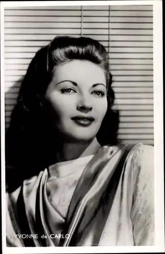 Ak Schauspielerin Yvonne de Carlo, Portrait