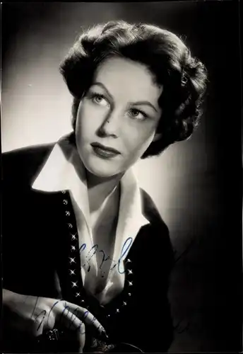 Ak Schauspielerin Jeanette Schulze, Portrait, weiße Bluse, Autogramm