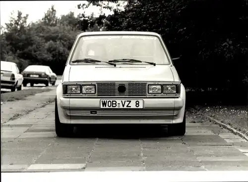 Foto Auto, Windschutzscheibe, Autokennzeichen WOB VZ 8