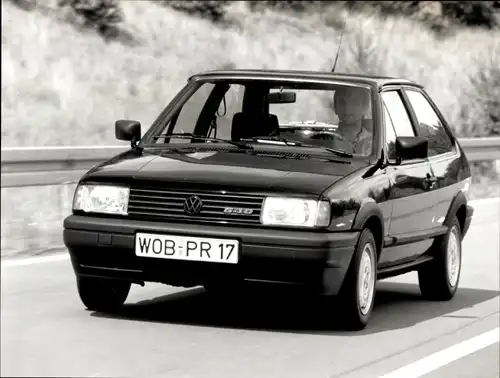 Foto Auto, Volkswagen Polo, Autokennzeichen WOB PR 17