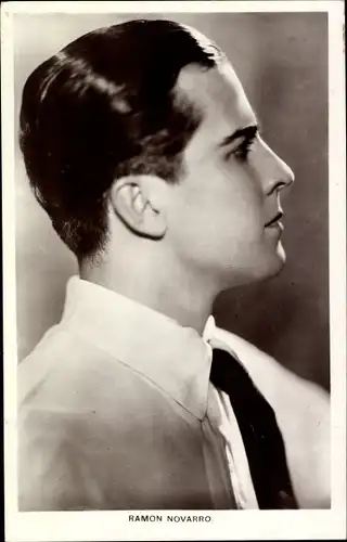 Ak Schauspieler Ramon Novarro, Portrait im Profil