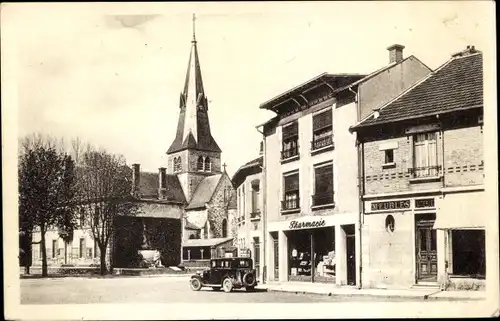 Ak Suippes Marne, La Place, l'Eglise