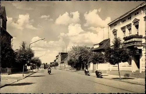 Ak Pritzwalk, Straße des Friedens, Wirtschaftsbank der DDR