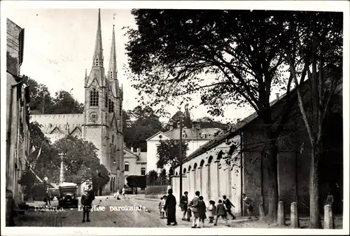 Ak Diekirch Luxemburg, Straßenpartie, Kirche