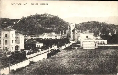 Ak Marostica Veneto, Borgo Vicenza, Straßenpartie mit Ort und Berg