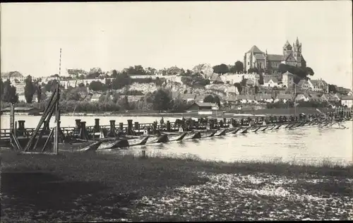 Foto Ak Breisach am Oberrhein, Brücke, Soldaten, Fluss