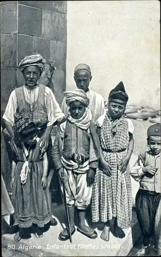 Ak Algerien, Kinder, Gruppenbild, Maghreb, Arabische Tracht