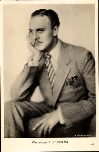 Ak Schauspieler Werner Fuetterer, Portrait