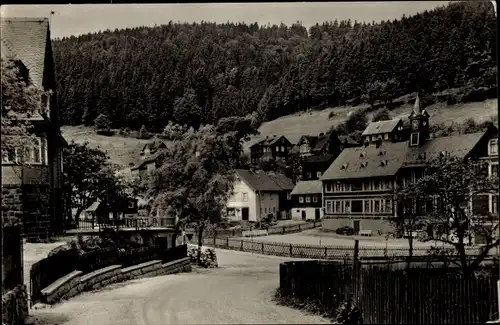 Ak Haselbach Sonneberg in Thüringen, Straßenpartie Am Schulplatz