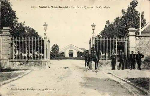 Ak Sainte Menehould Marne, Entrée du Quartier de Cavalerie