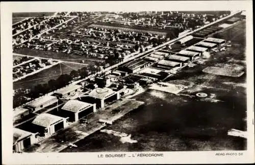 Ak Le Bourget Seine Saint Denis, Flughafen, Fliegeraufnahme