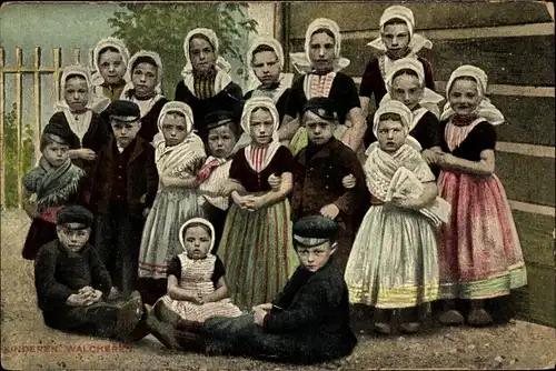 Ak Walcheren Zeeland, Gruppenbild Kinder in Tracht