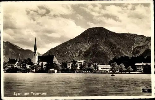 Ak Rottach Egern in Oberbayern, Teilansicht vom Wasser aus gesehen, Kirche