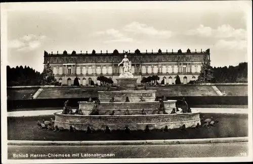 Ak Herrenchiemsee Herreninsel Chiemsee Oberbayern, Schloss, Latonabrunnen