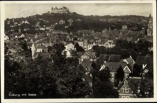 Ak Coburg in Oberfranken, Blick auf den Ort mit der Veste, Kirchturm