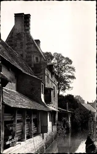 Ak Touques Calvados, Le ruisseau des Ouies et l'ancienne Mairie