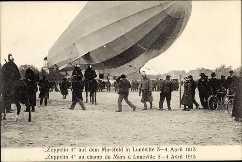 Ak Luneville Meurthe et Moselle, Zeppelin 4 auf dem Marsfeld 1913