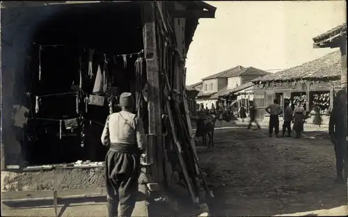 Foto Ak Prilep Mazedonien, Straßenpartie, Geschäfte