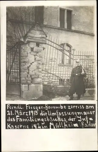 Foto Ak Müllheim in Baden Markgräflerland, Durch Fliegerbombe zerstörte Kaserne, Kriegszerstörungen