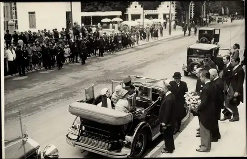 Foto Ak Kolonialausstellung, Juliana der Niederlande im Automobil, 1931