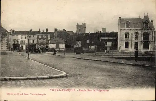 Ak Vitry le François Marne, Entree Rue de Frignicourt