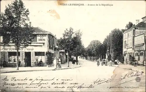 Ak Vitry le François Marne, avenue de la Republique