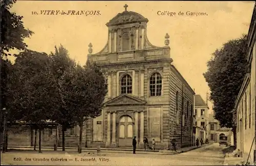 Ak Vitry le François Marne, College de Garcons