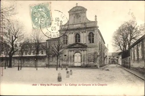 Ak Vitry le Francois Marne, Le College de Garcons, la Chapelle