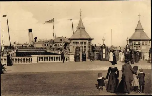 Ak Cowes Isle of Wight England, Landungsbrücke