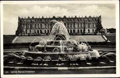 Ak Herrenchiemsee Chiemsee Oberbayern, Schloss, Springbrunnen