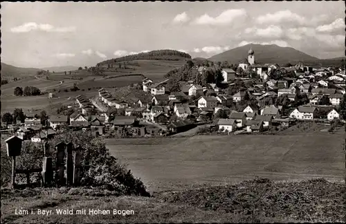 Ak Lam im Bayerischen Wald Oberpfalz, Panorama, Hoher Bogen, Kirche