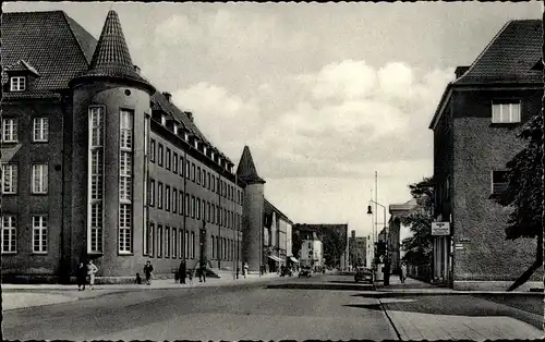 Ak Weiden in der Oberpfalz, Bahnhofstraße, Personen