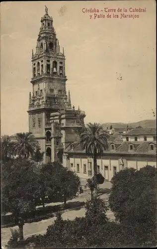 Ak Córdoba Andalusien Spanien, Turm der Kathedrale und Patio de los Naranjos