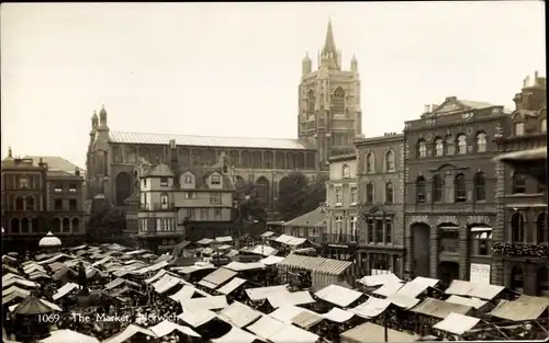 Ak Norwich Norfolk England, der Markt, die Kirche