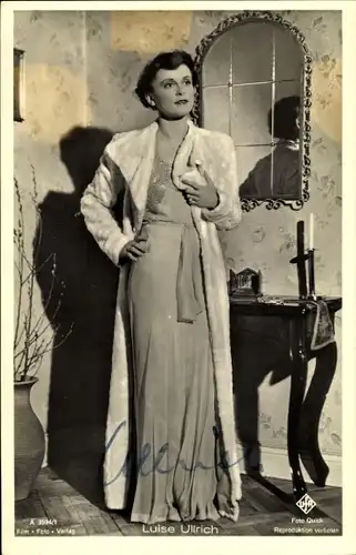 Ak Schauspielerin Luise Ullrich, Portrait, UFA Film, Autogramm