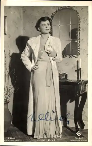 Ak Schauspielerin Luise Ullrich, Portrait, UFA Film, Autogramm