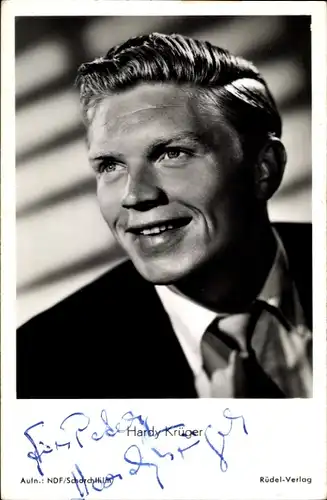 Ak Schauspieler Hardy Krüger, Portrait, Autogramm, Muss man sich gleich scheiden lassen