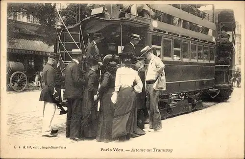 Ak Paris Vécu, Attente ou Tramway