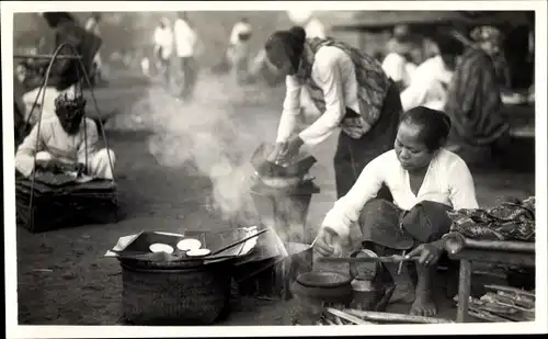 Foto Ak Asien, Frauen beim Kochen, Kessel, Koch, Asiatische Volkstypen