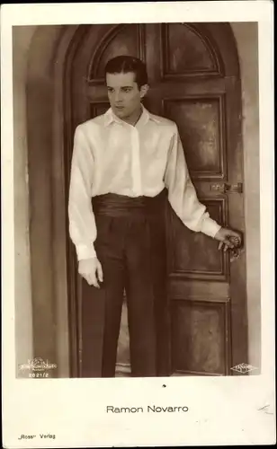 Ak Schauspieler Ramon Novarro, Portrait, Filmszene