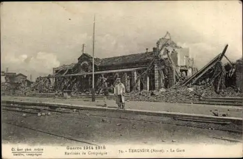 Ak Tergnier Aisne, La Gare, Ruine