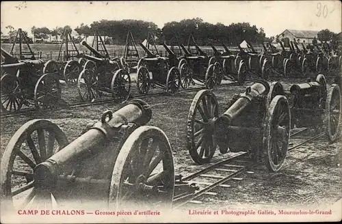 Ak Camp de Châlons Camp de Mourmelon Marne, Große Artilleriegeschütze