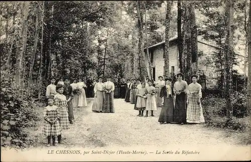Ak Le Chesnois von Saint Dizier Haute Marne, Ausgang aus dem Refektorium