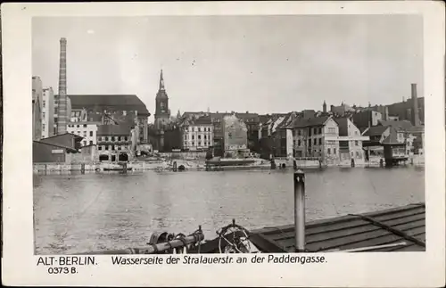 Ak Berlin Mitte, Wasserseite der Stralauer Straße an der Paddengasse