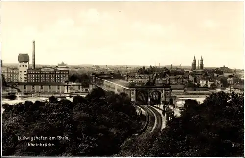 Ak Ludwigshafen, Rheinbrücke, Kirchen, Fabrik