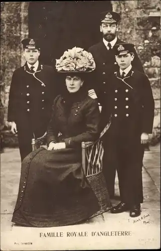 Ak King George V. and Queen Mary with the Duke of Cornwall and Prinz Albert