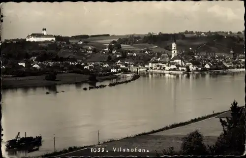 Foto Ak Vilshofen an der Donau Niederbayern, Gesamtansicht, Kirche, Brücke, Schloss