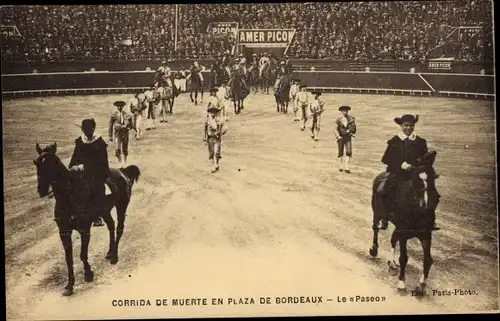 Ak Corrida de Muerte an der Plaza de Bordeaux, Le Paseo